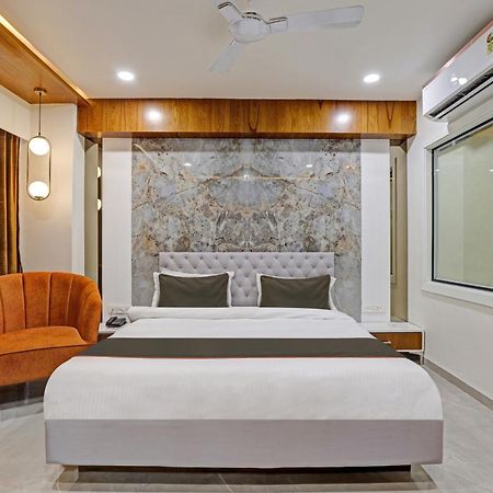Collection O Alpha One Hotel Ahmedabad Exterior photo